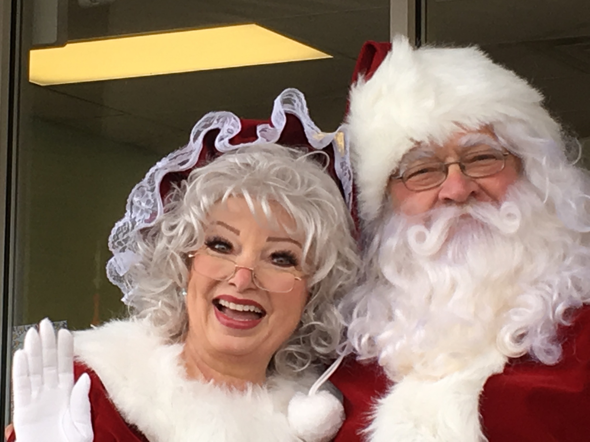 Custom Made Santa Wigs and BeardsCustom Wig Company